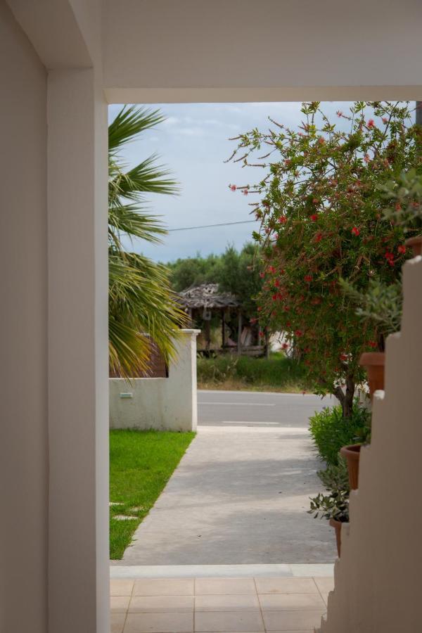 Tropical Apartments Alykes  Exterior photo